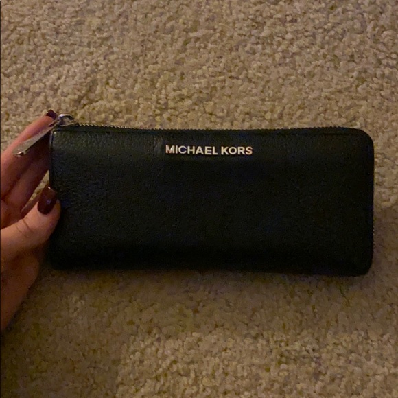 Michael Kors Handbags - Micheal Kors Wallet!